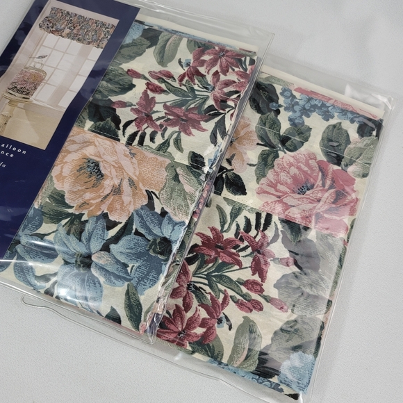 (2) Vtg Galleria Home Decor MIRANDA Balloon Valance - Floral - Picture 2 of 14